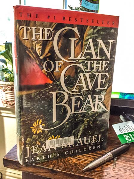 The Clan of the Cave Bear book cover